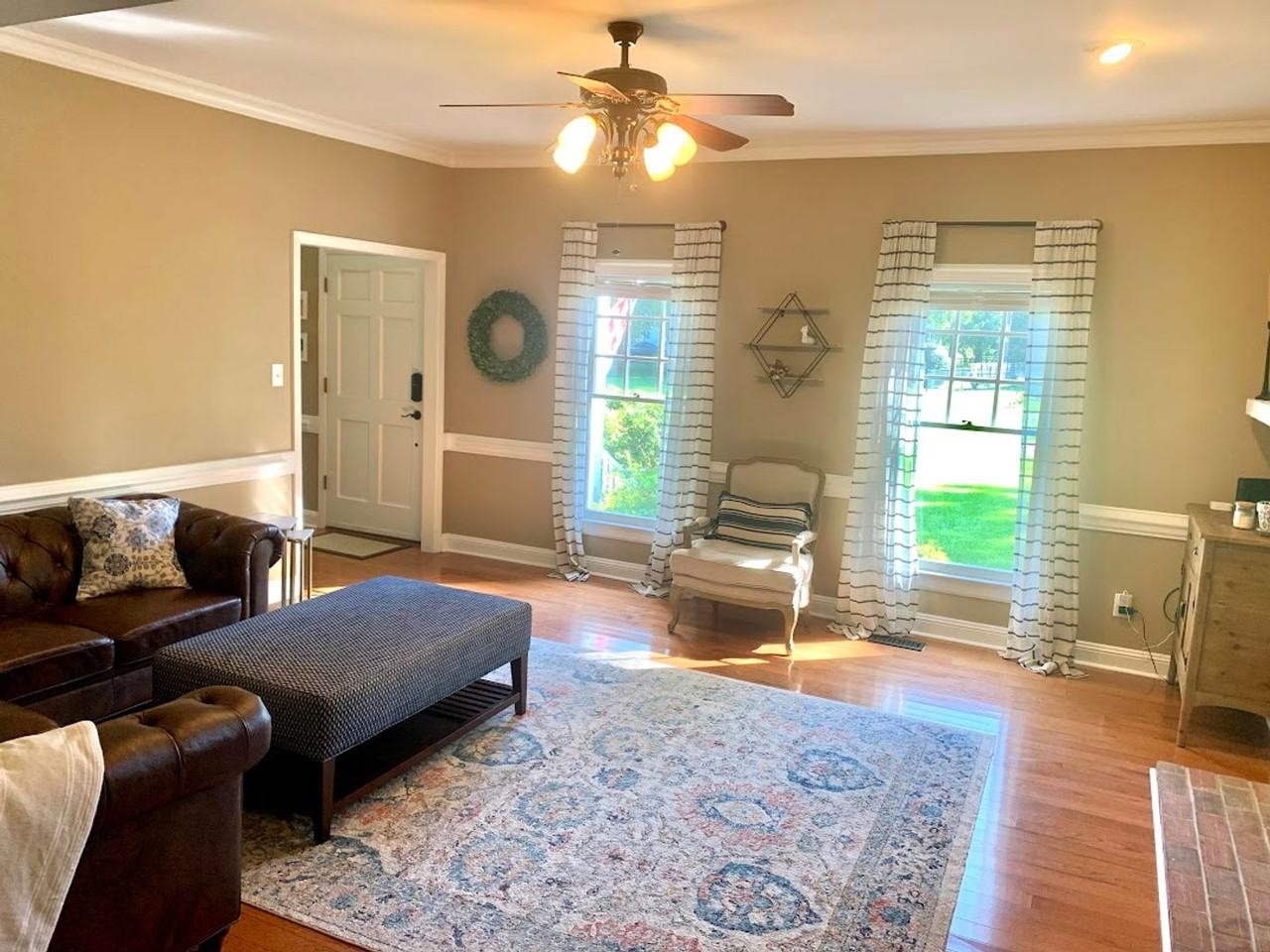 132 S Marion Dr - Photo 3 of 22