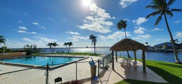 featured image of 4260 Se 20th Pl #208