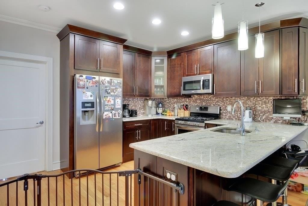 114 Adams St #3 - Photo 4 of 18