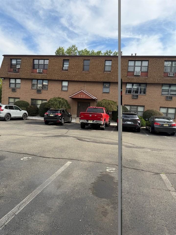 380 Front St #8
