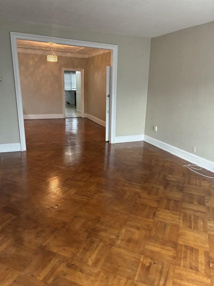155 W 9th St - Photo 7 of 20