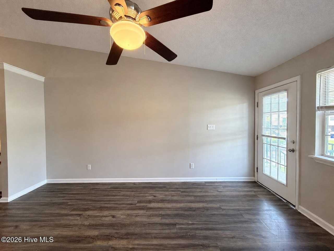102 Derwent Ct #A - Photo 4 of 16