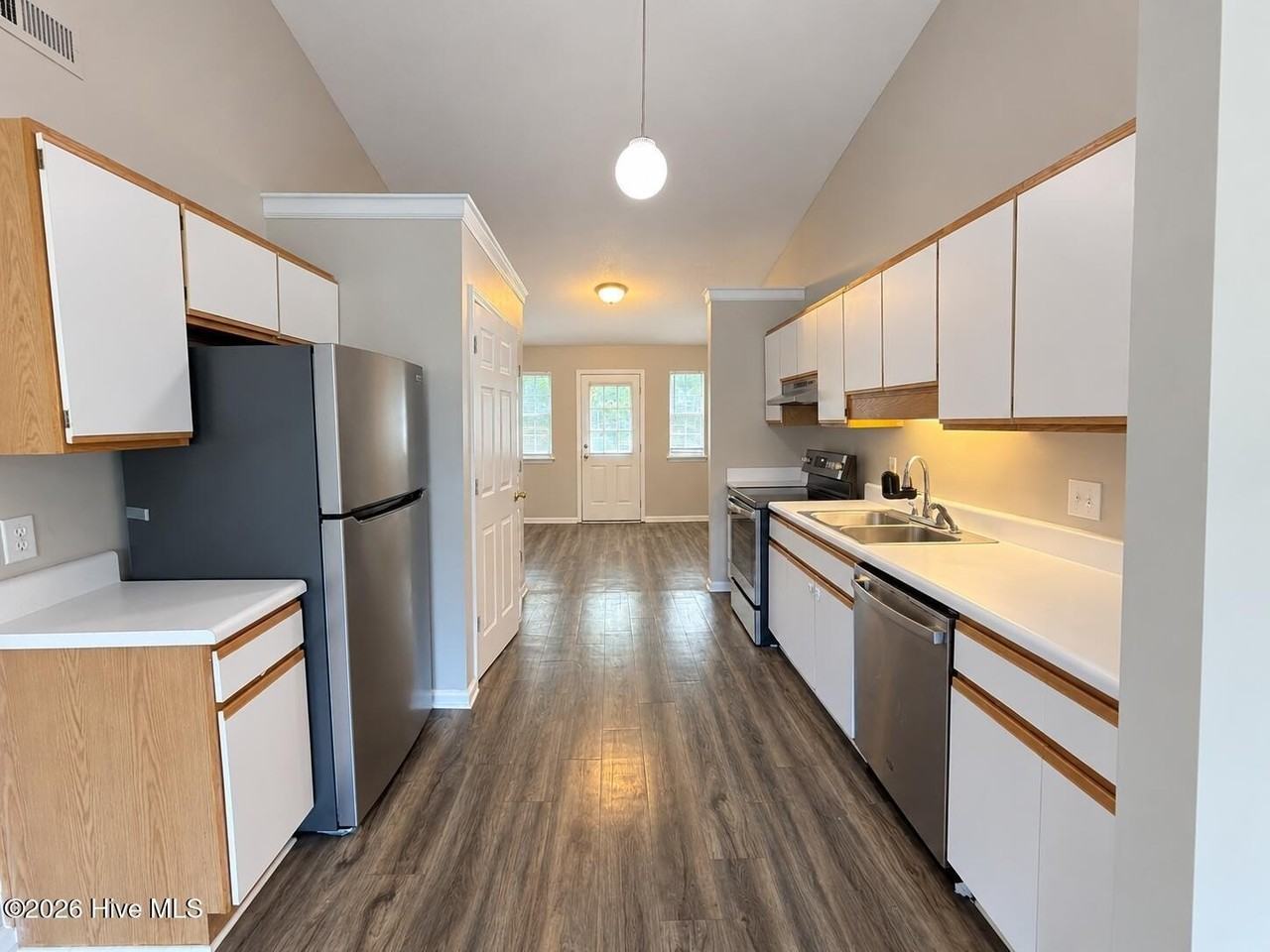 102 Derwent Ct #A - Photo 6 of 16