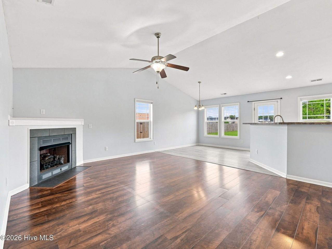 102 Gobblers Way - Photo 3 of 24
