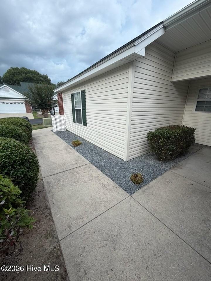 607 Sunset Oaks Ln - Photo 2 of 13