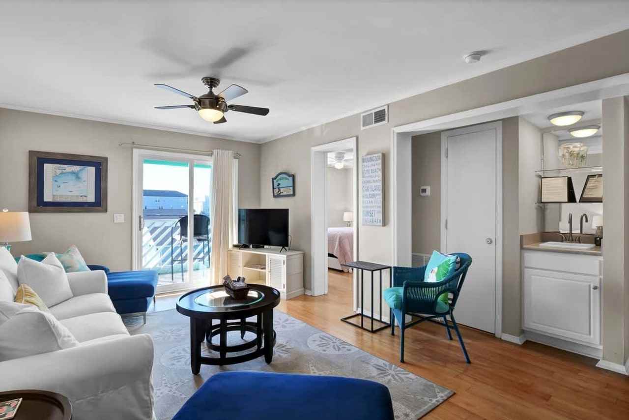 102 Carolina Beach Ave S - Photo 4 of 29