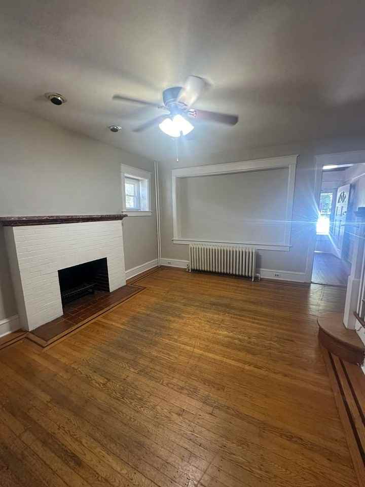 407 E 19th St - Photo 6 of 20
