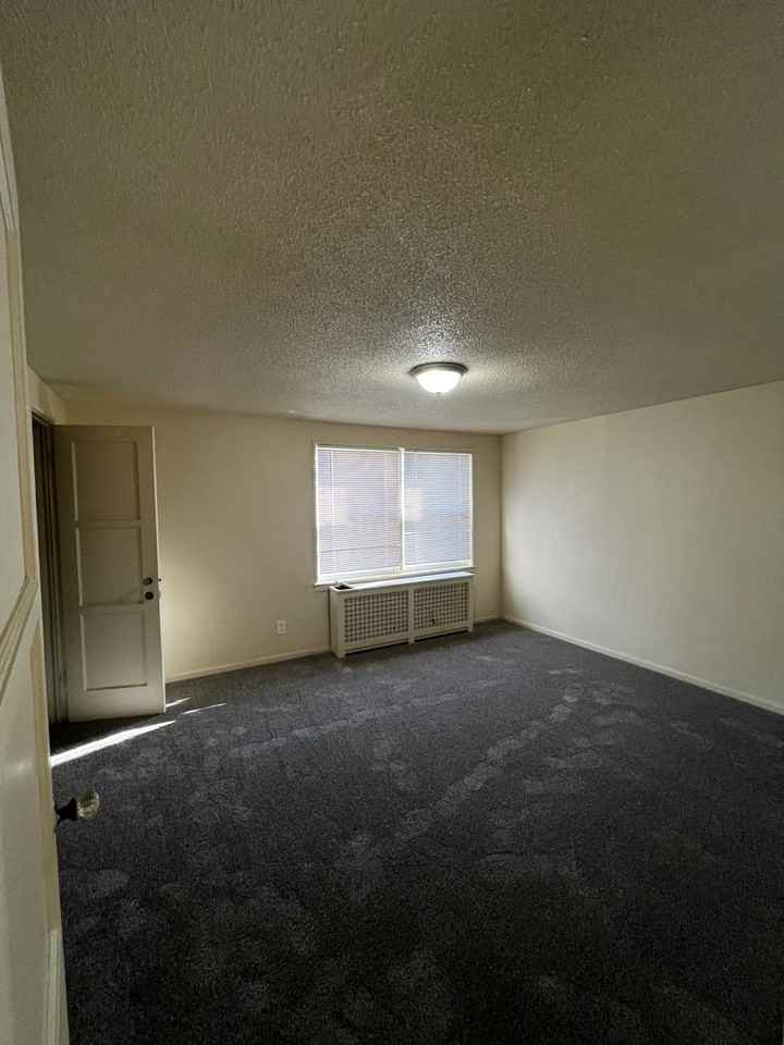 3571 Hynds Blvd - Photo 4 of 6