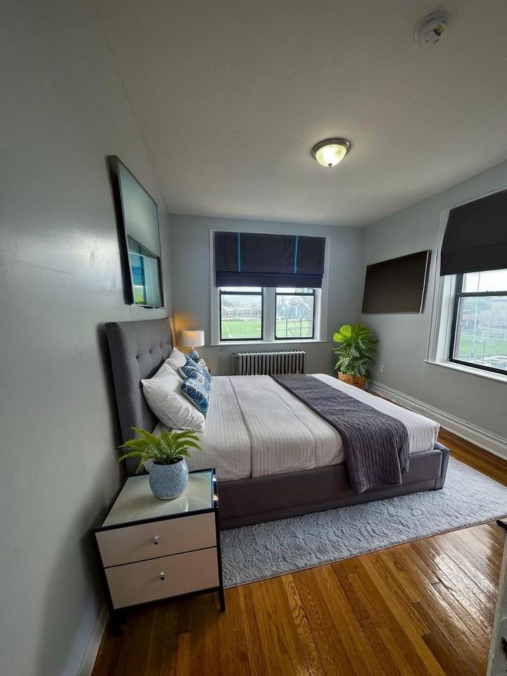 The Sherman Place Apartments - Photo 7 of 9