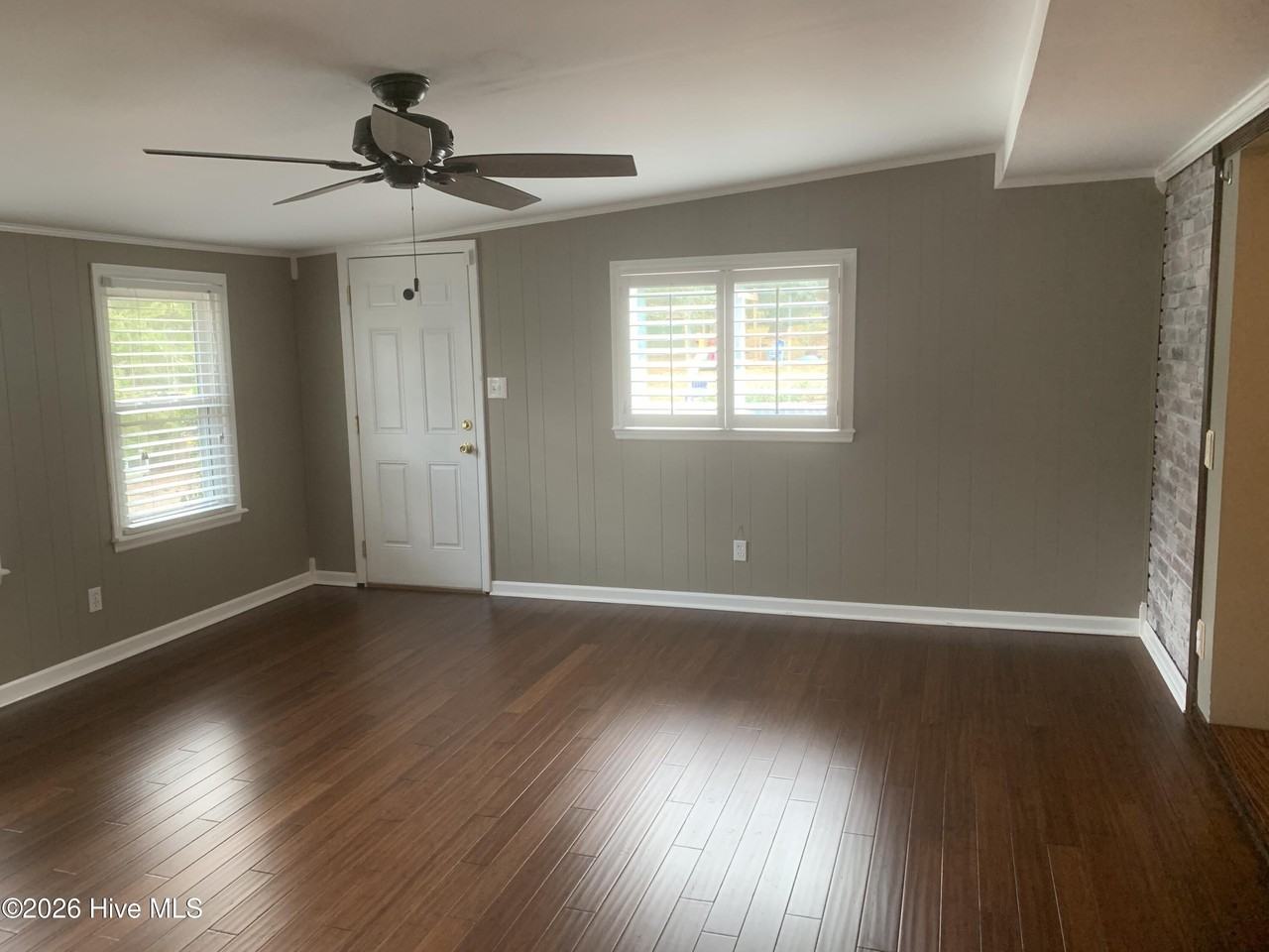 922 Papaya St - Photo 7 of 12