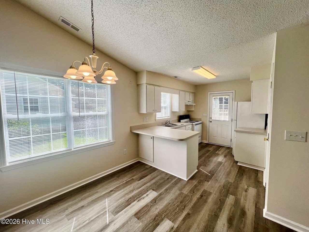 105 White Ash Ln - Photo 4 of 19
