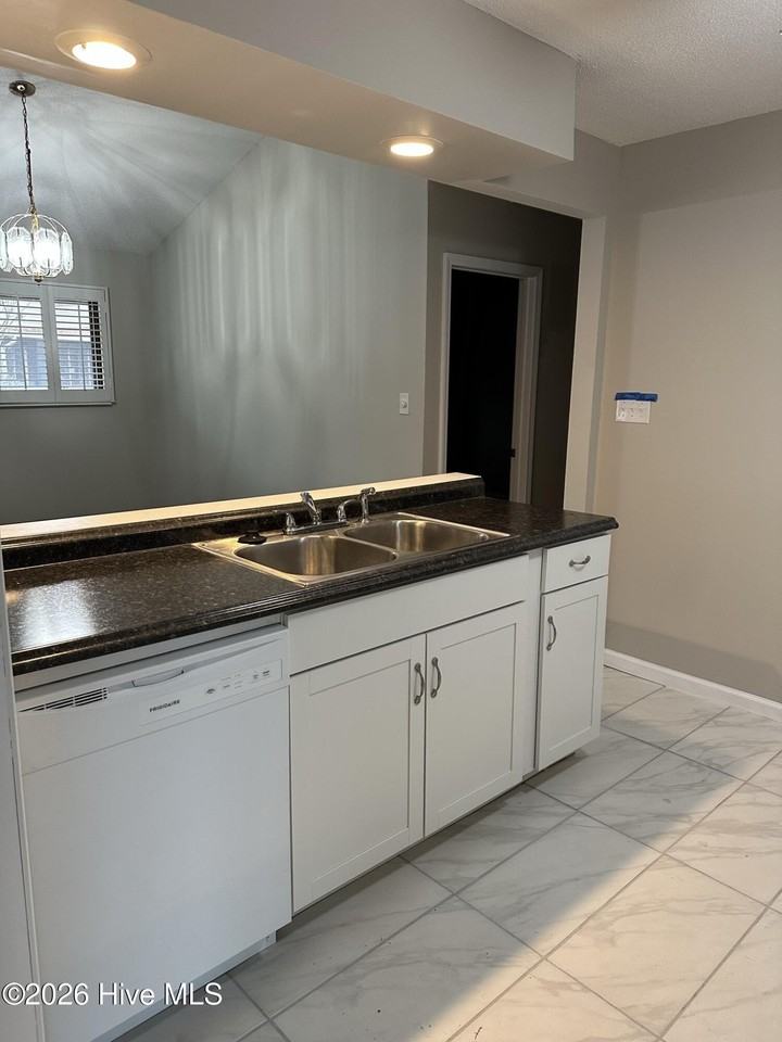 19 Quarterdeck Townes - Photo 4 of 13