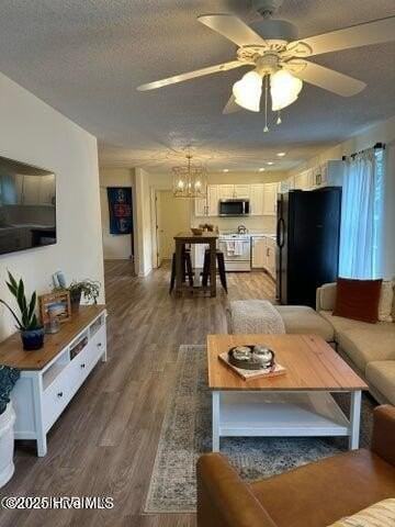 575 N Bennett St - Photo 6 of 15