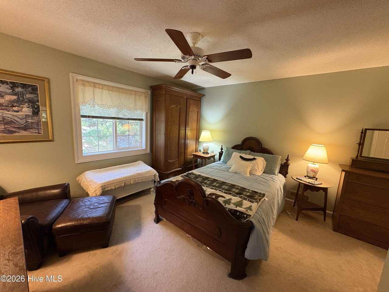 1004A Kings Way - Photo 3 of 12