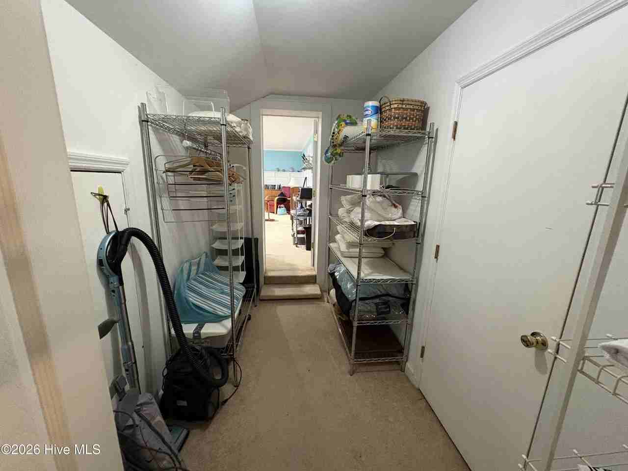 1004A Kings Way - Photo 7 of 12