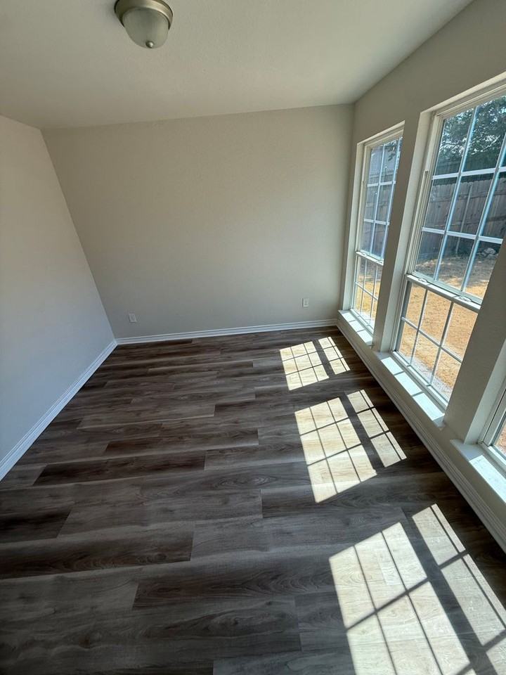 322 Ashley Oak Ln - Photo 6 of 15
