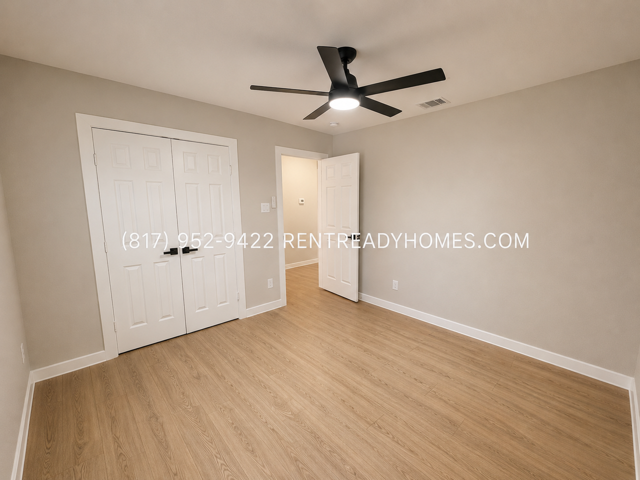 10433 N Oswego St - Photo 3 of 9