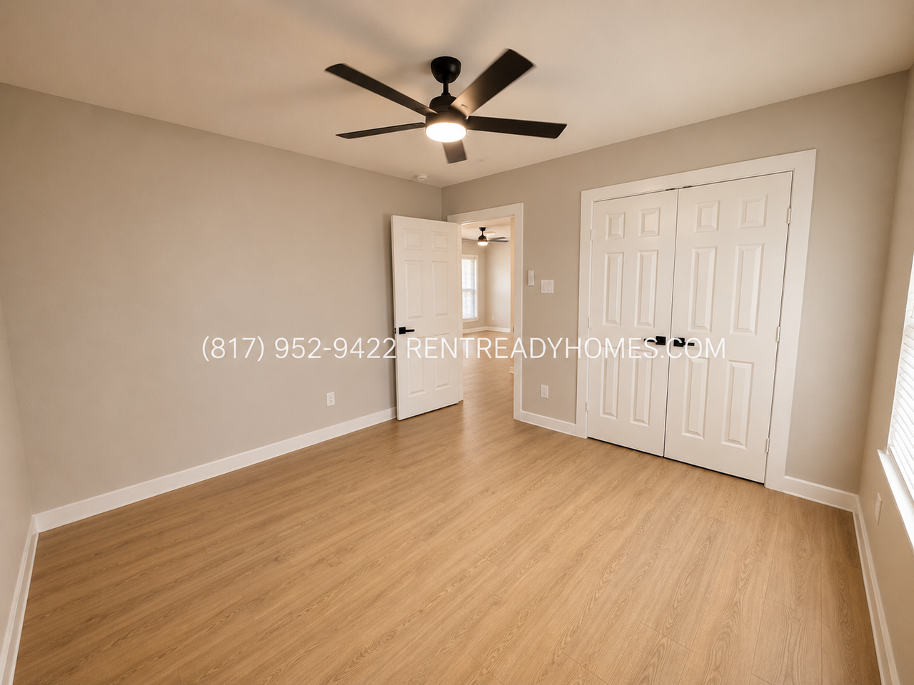 10433 N Oswego St - Photo 4 of 9