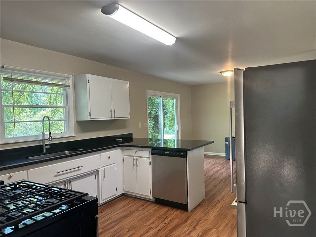 55 Caroline Ave - Photo 3 of 15