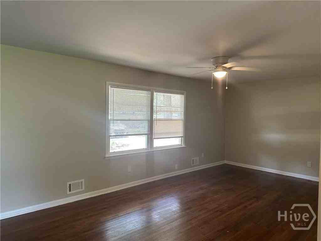 55 Caroline Ave - Photo 6 of 15