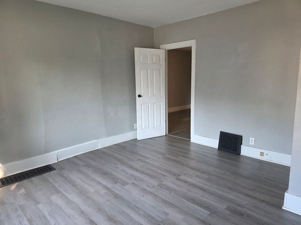 1339 Dunham St - Photo 5 of 10