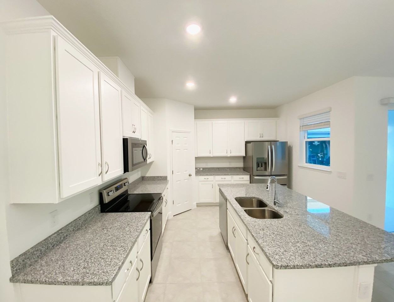 2452 Firstlight Way - Photo 7 of 26