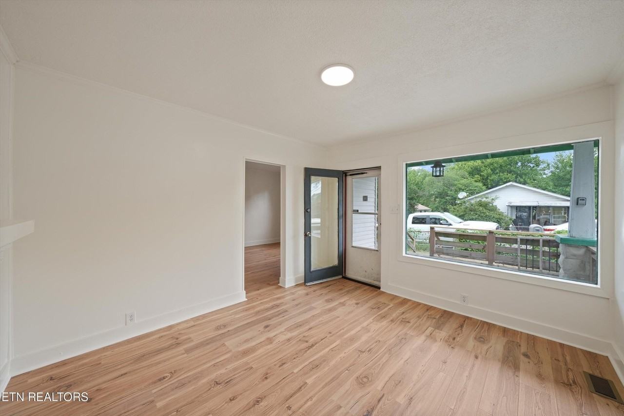 1815 Fay St - Photo 4 of 25