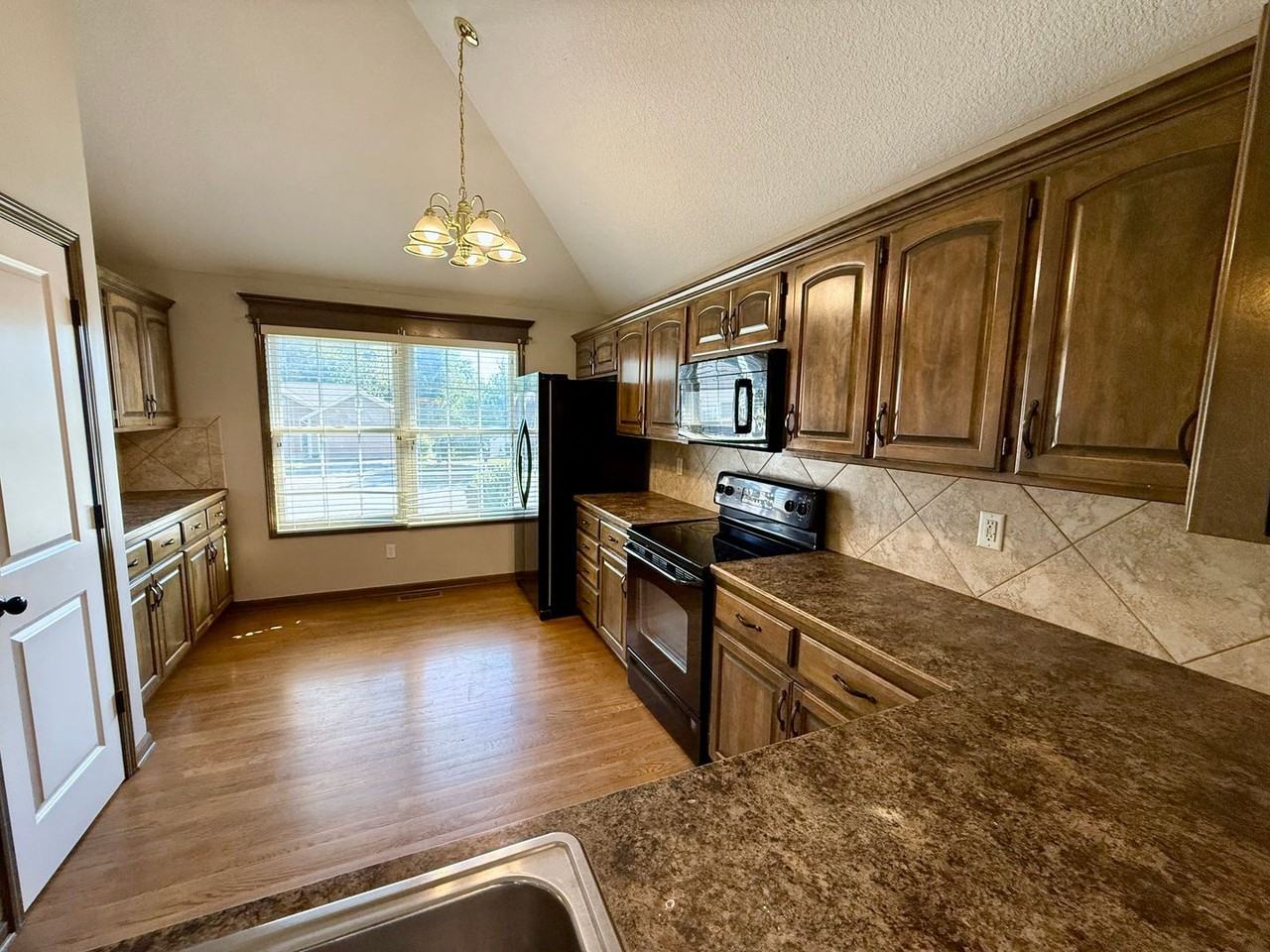 1303 Cotton Wood Ave - Photo 7 of 27