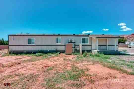 361 W Johnson Dr - Photo 2 of 13