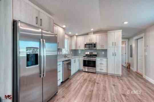 361 W Johnson Dr - Photo 5 of 13