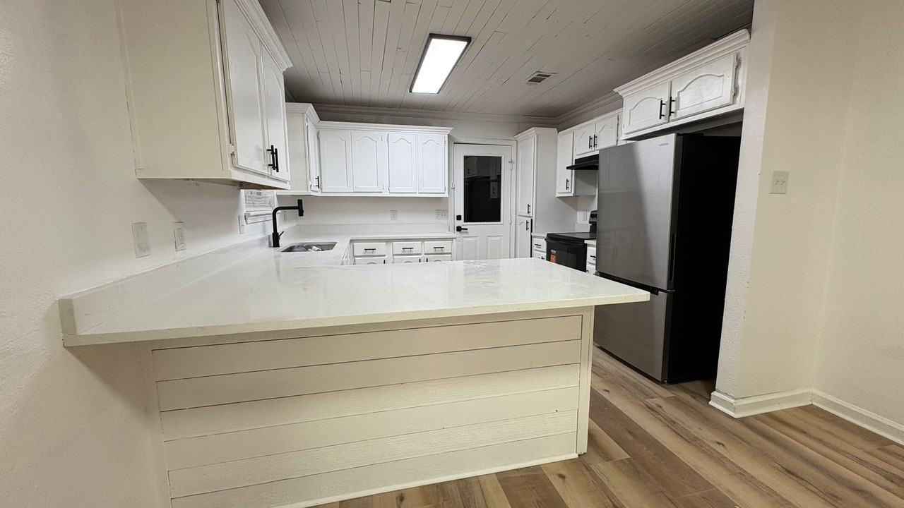 2312 Coraltree Dr - Photo 3 of 16