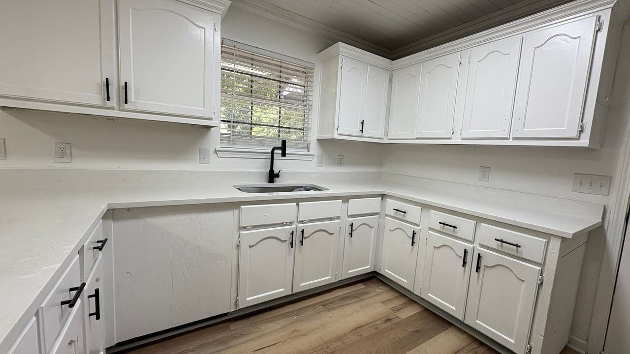 2312 Coraltree Dr - Photo 4 of 16