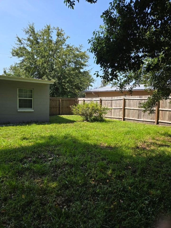 5147 Corsair Ave - Photo 4 of 21