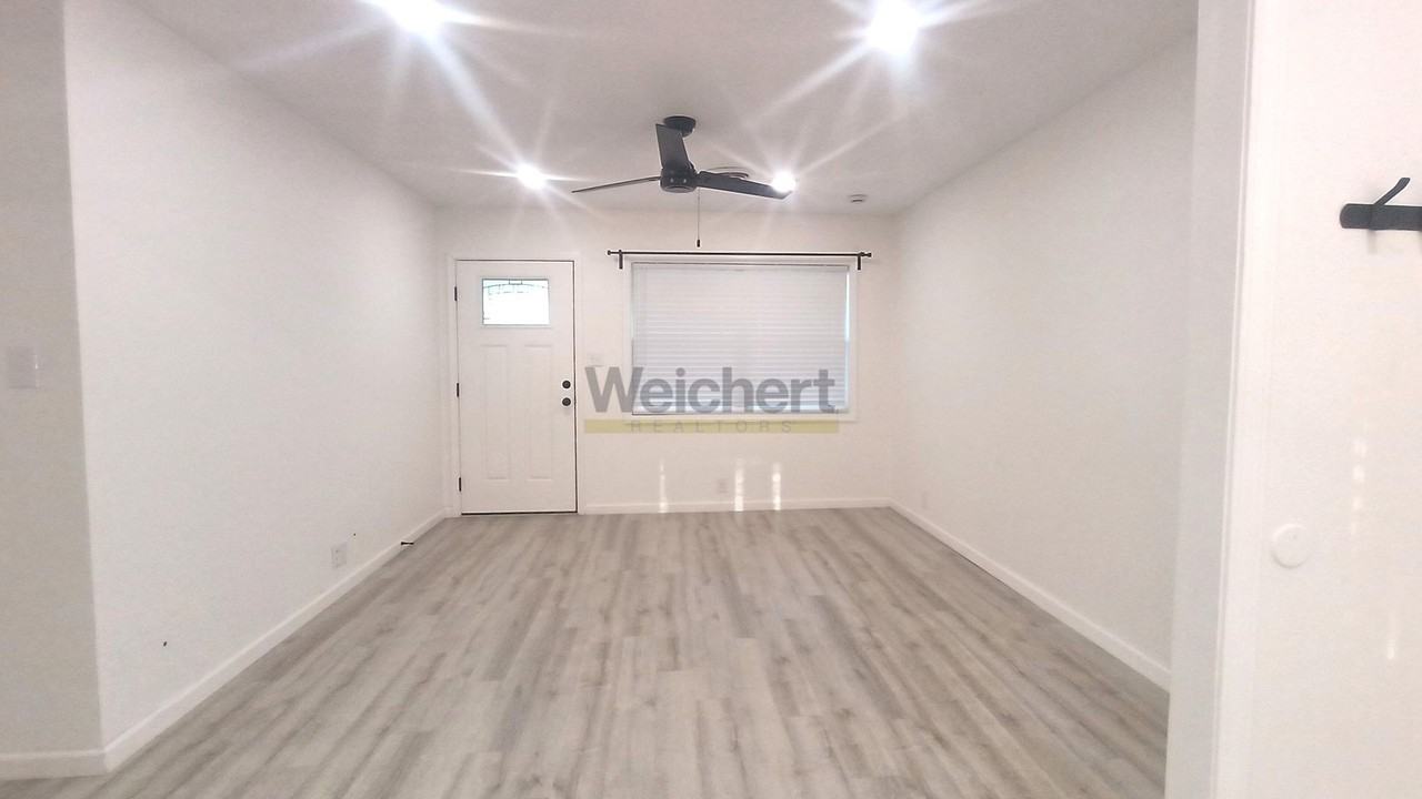 1406 Kimberly Dr - Photo 4 of 13