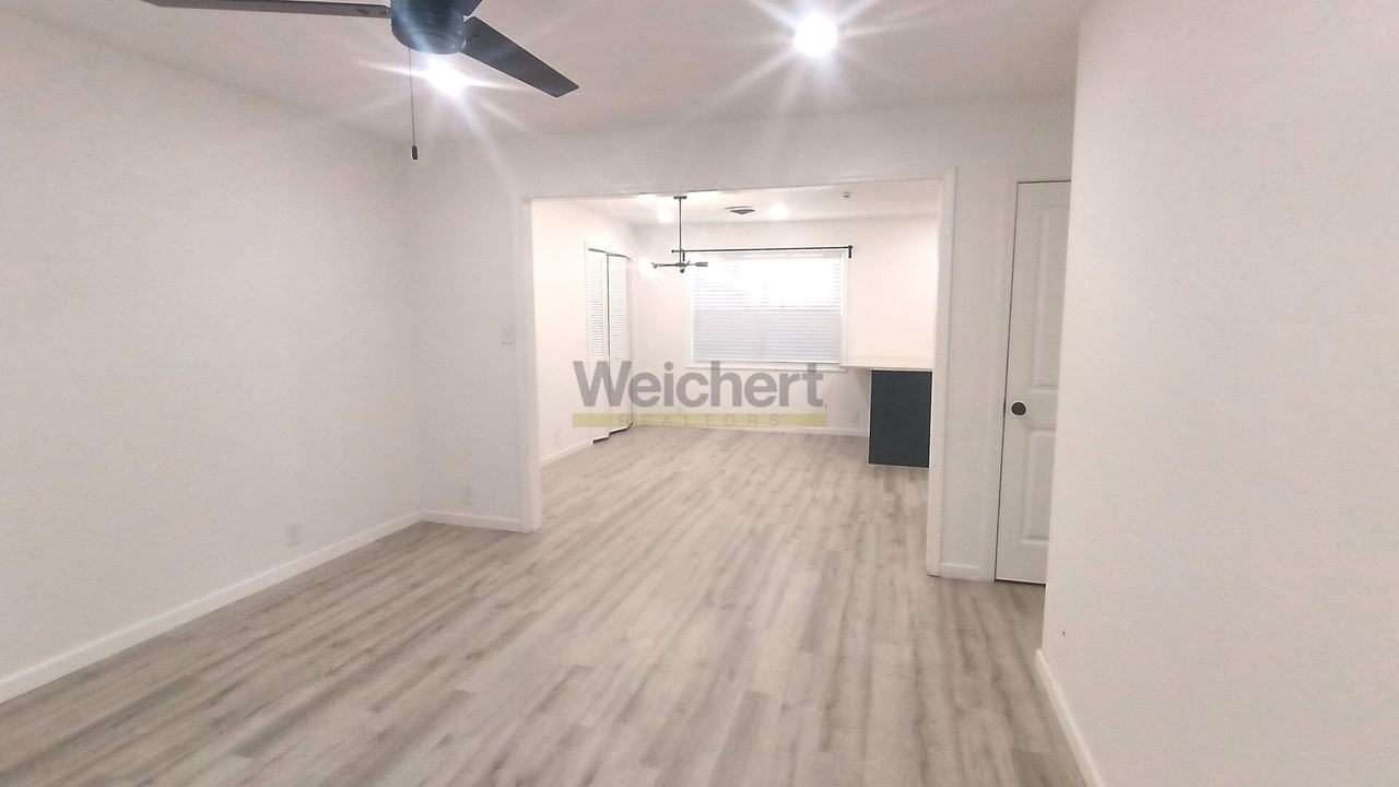 1406 Kimberly Dr - Photo 5 of 13