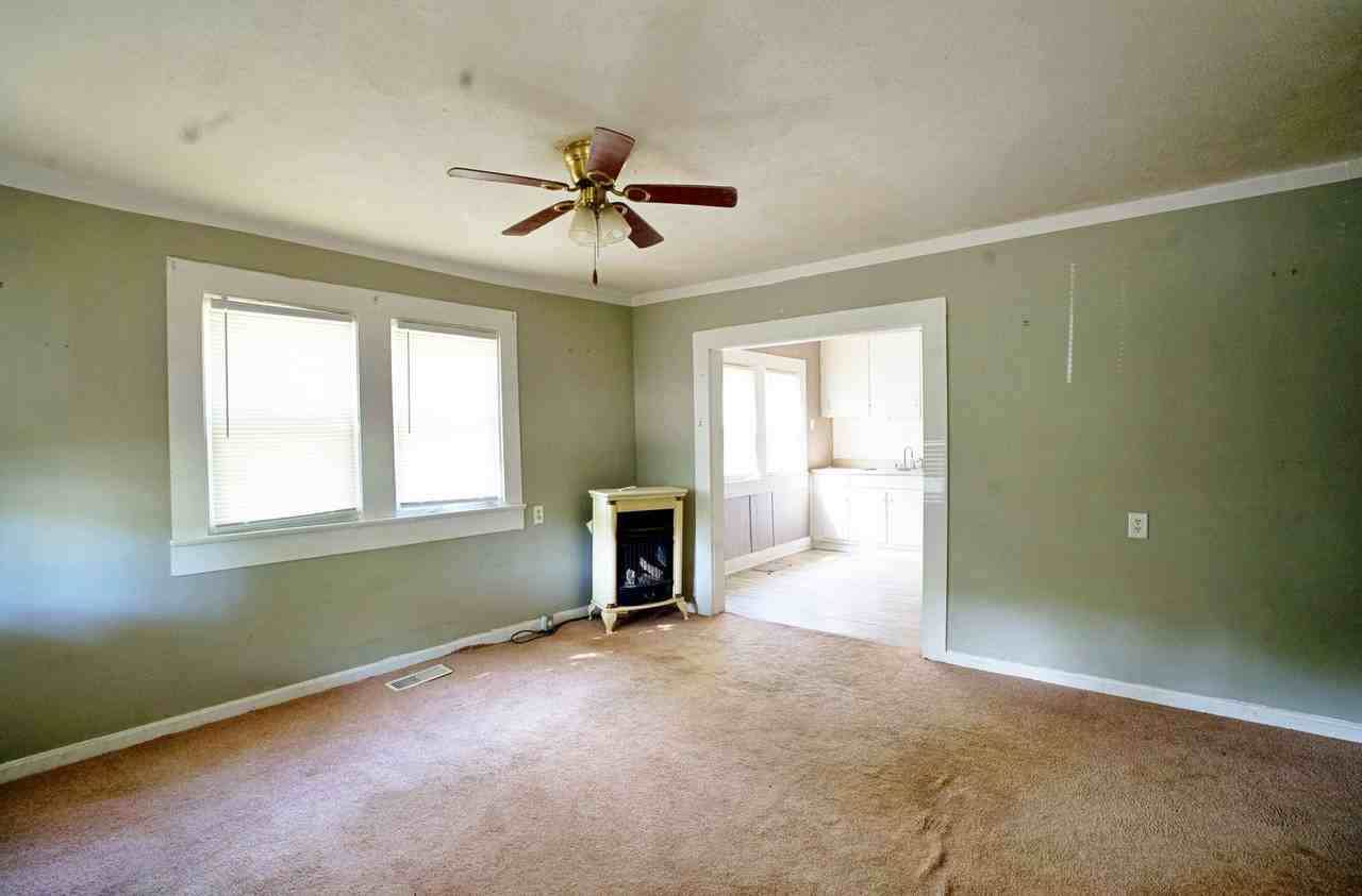 402 402 Madison Avenue SW - Photo 4 of 10