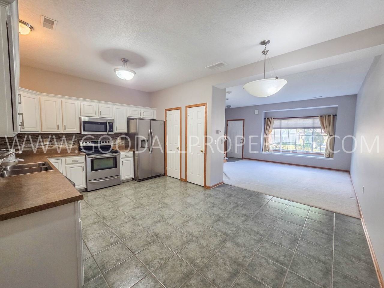 2146 Ridgeview Cir - Photo 2 of 16