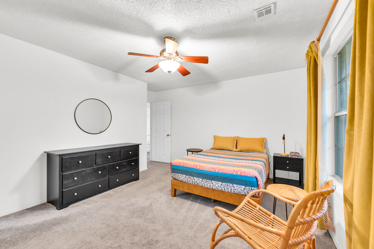 4245 W Patrick St - Photo 6 of 30