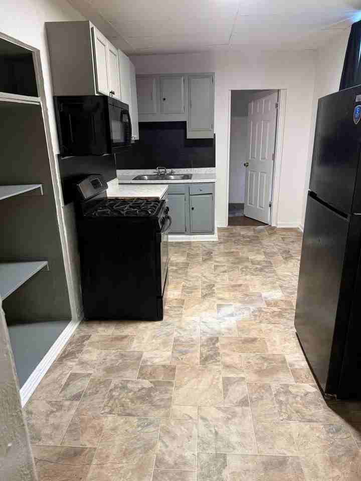 126 Charles St - Photo 4 of 16