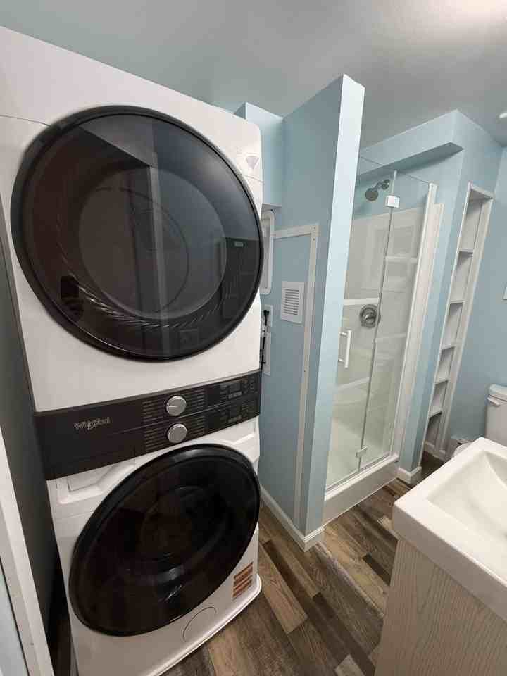 107 1/2 N Warren Ave - Photo 3 of 9