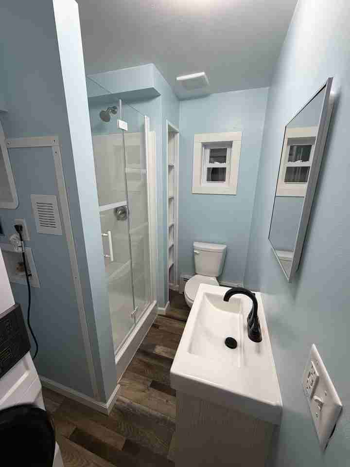 107 1/2 N Warren Ave - Photo 4 of 9