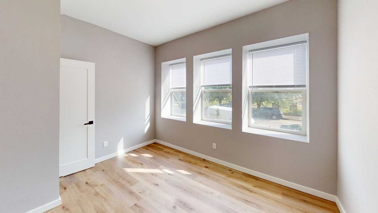 5931 Maple Ave - Photo 3 of 13