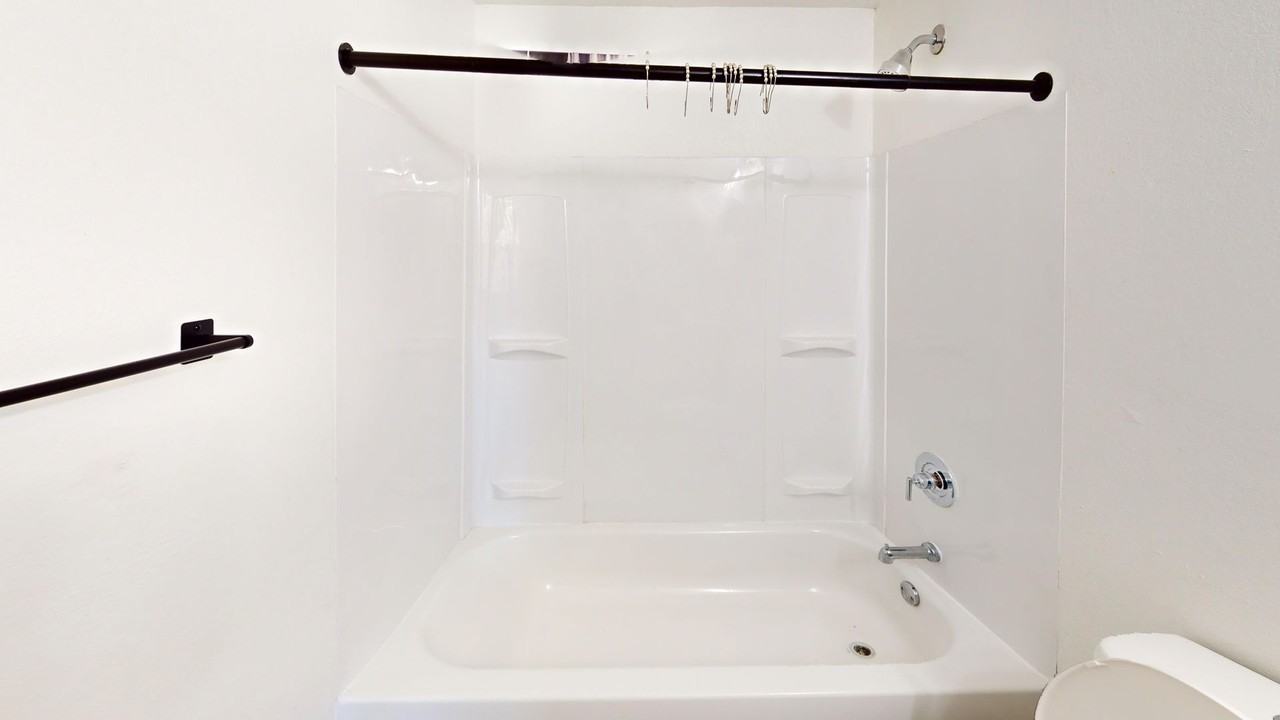 5931 Maple Ave - Photo 6 of 13