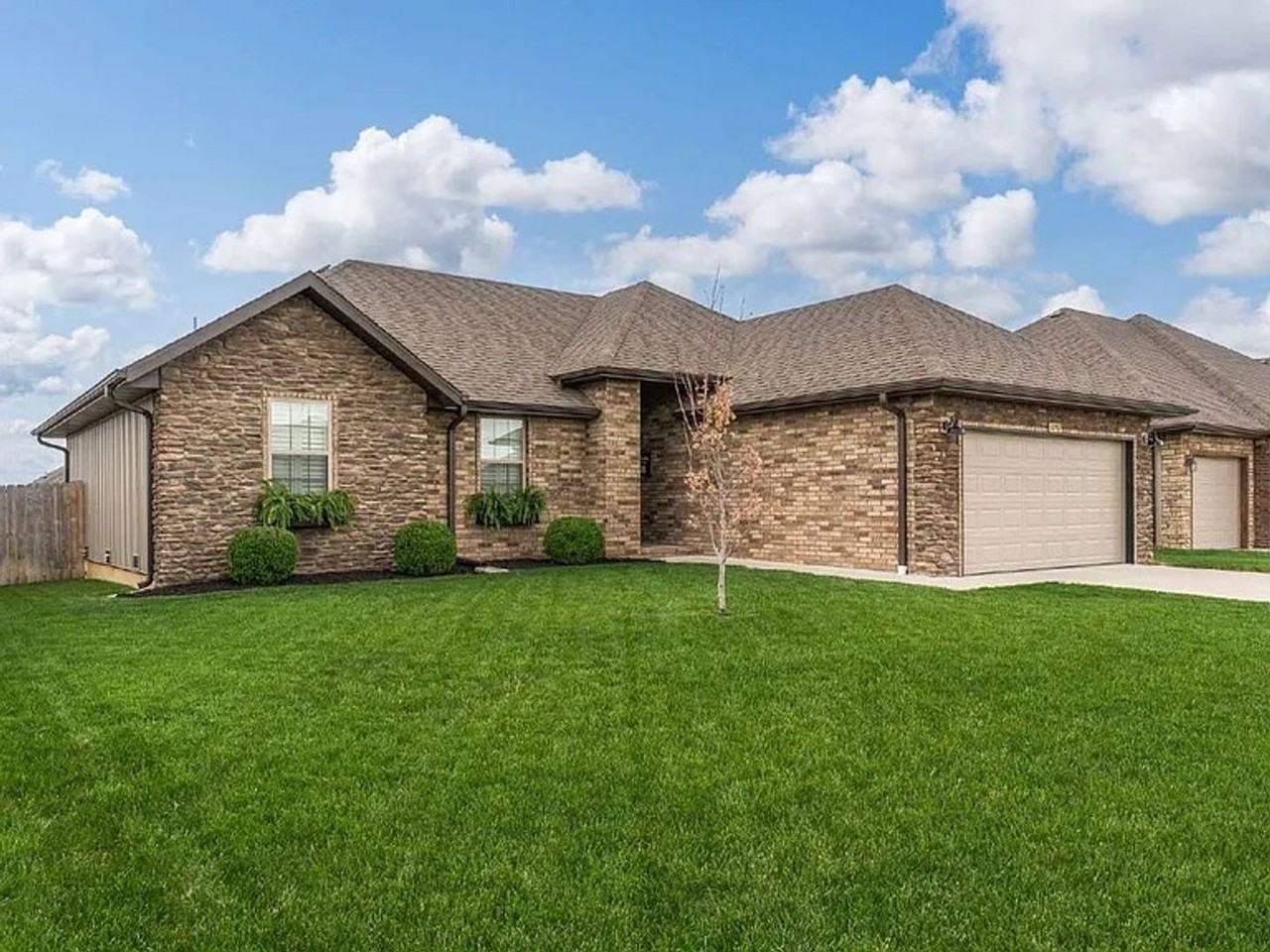 876 E Dyann Dr - Photo 3 of 10