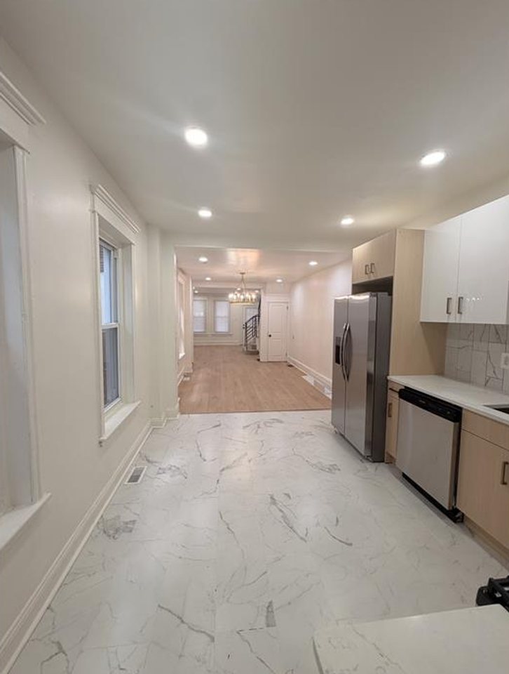 239 N 59th St - Photo 5 of 15
