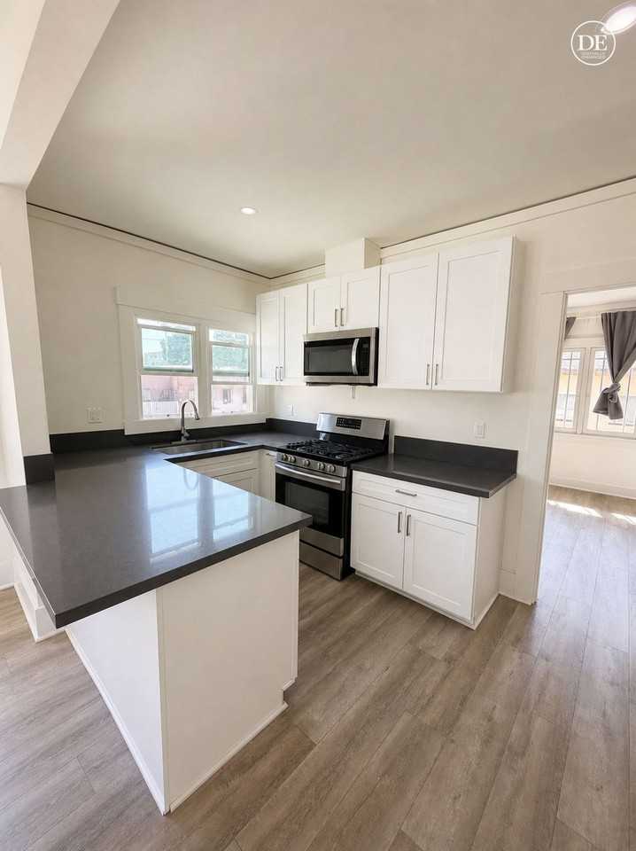 Charming Apartments in Exposition Park - Photo 4 of 43