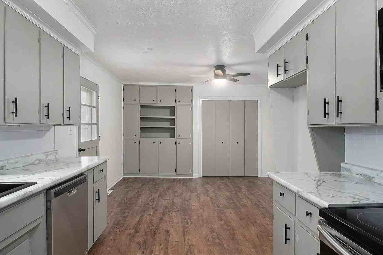 2316 S Barcliff Ave - Photo 7 of 17