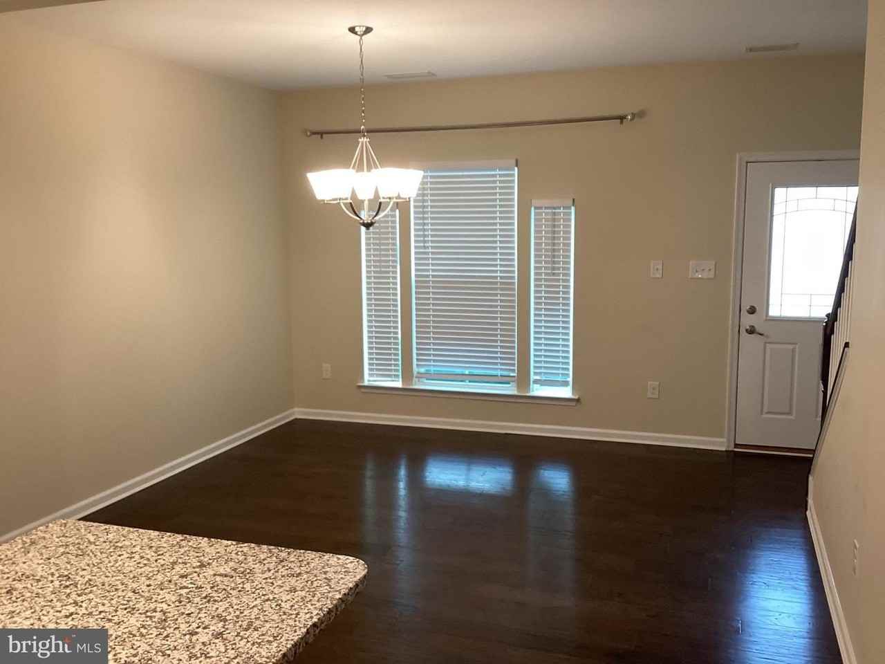 31400 Falmouth Way - Photo 4 of 10