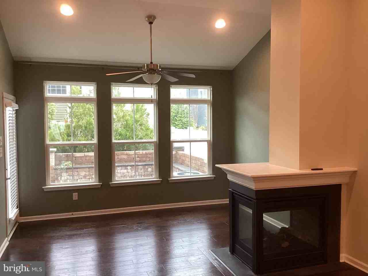 31400 Falmouth Way - Photo 6 of 10