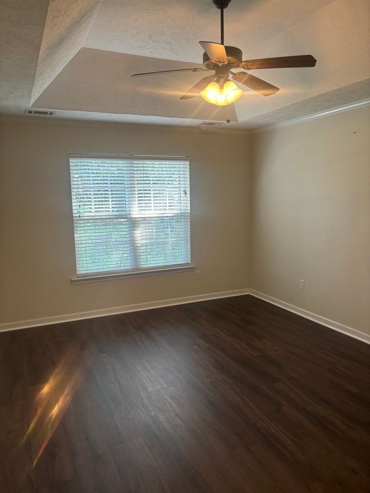 549 Calbrieth Way - Photo 5 of 11